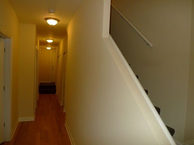 Building Photo - 4022 N Sheridan Rd