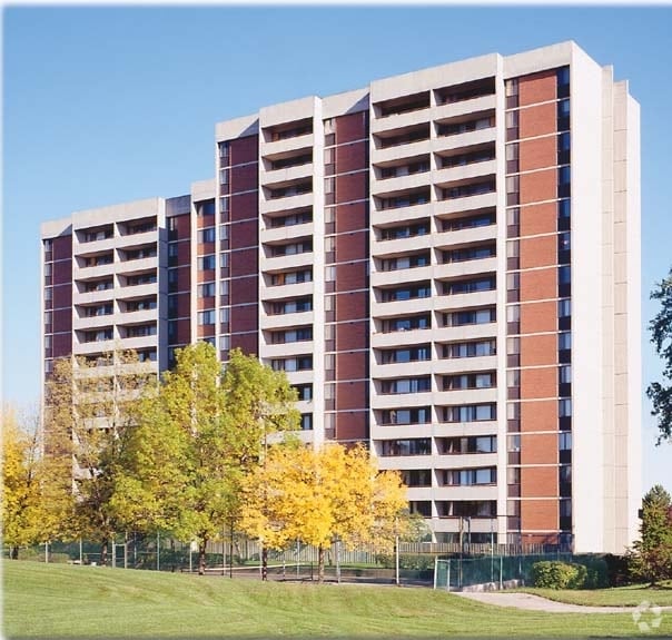 Building Photo - Tomken Place