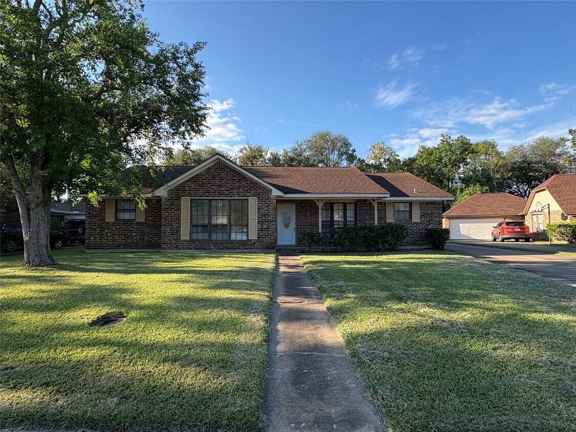 Foto principal - 606 Dogwood St