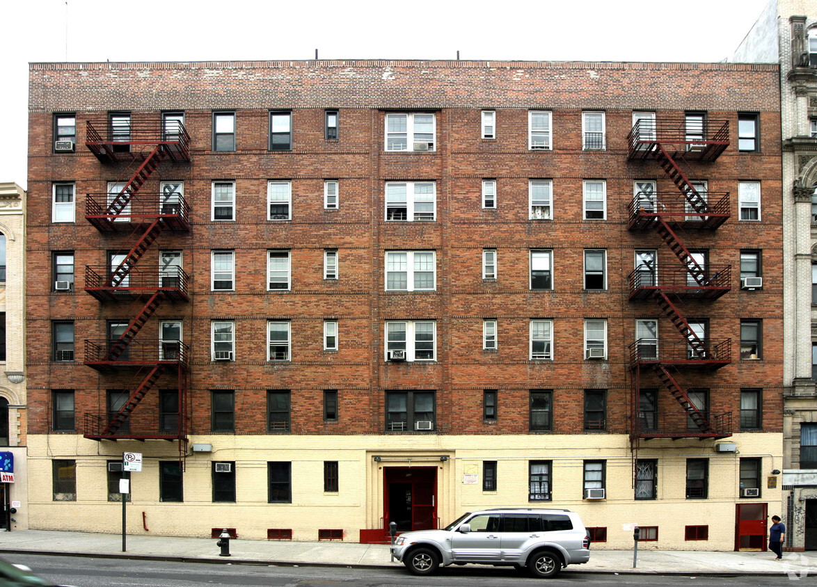 Building Photo - 115 E 116th St