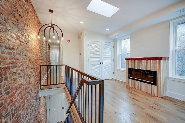 Building Photo - 2836 W Diamond St