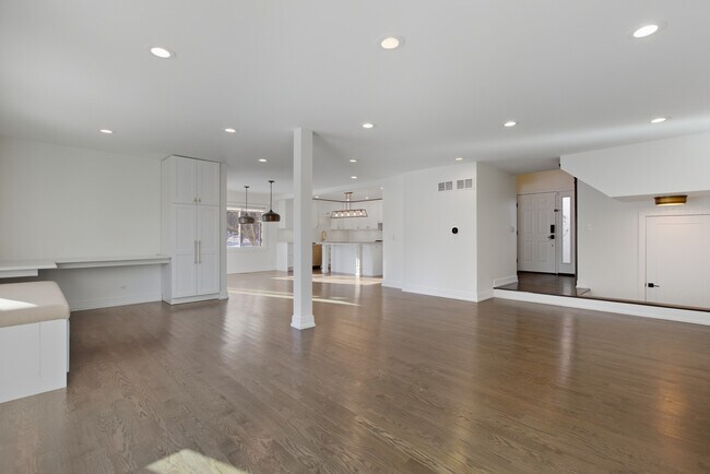 Foto del edificio - 105 Yarrow Ct