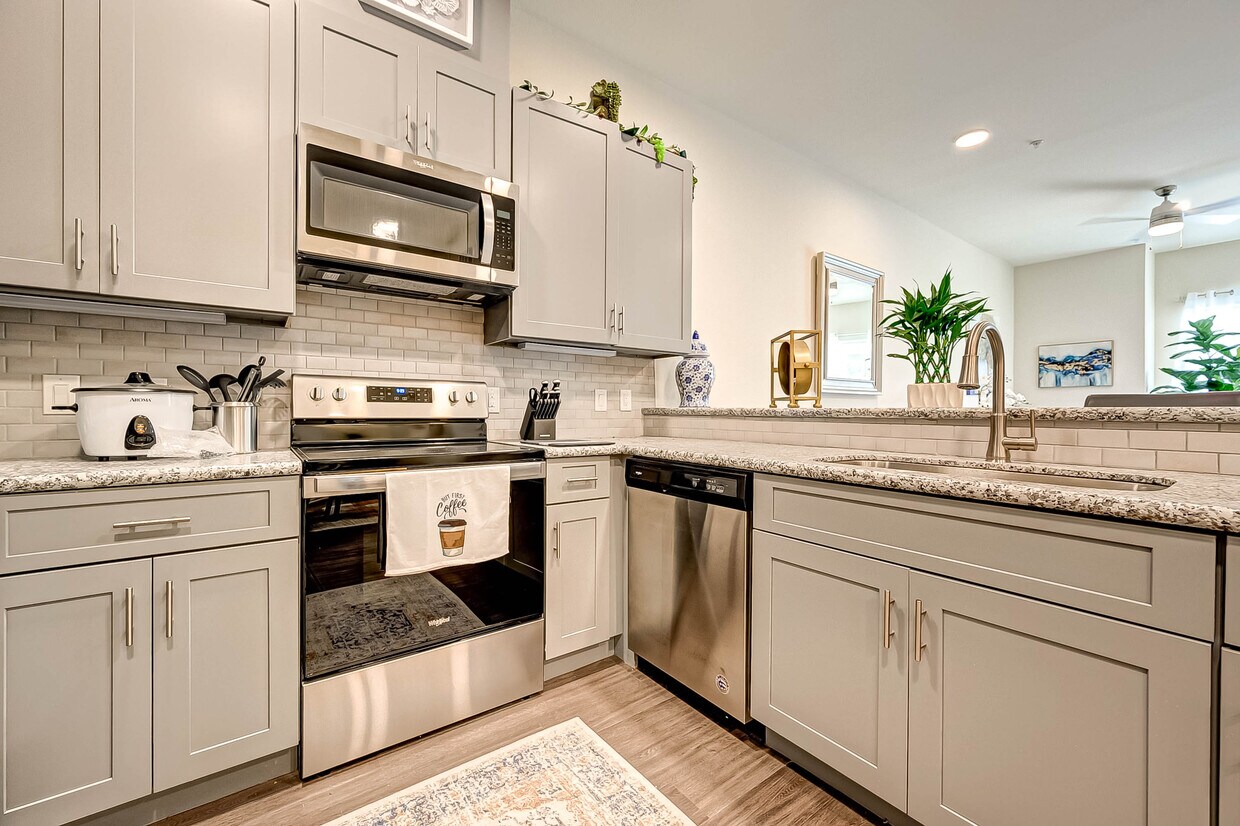 Building Photo - 6955 Turtlewood Dr