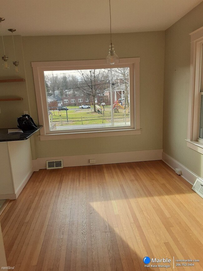 Building Photo - 2 br, 1.5 bath House - 1222 Elm Ave