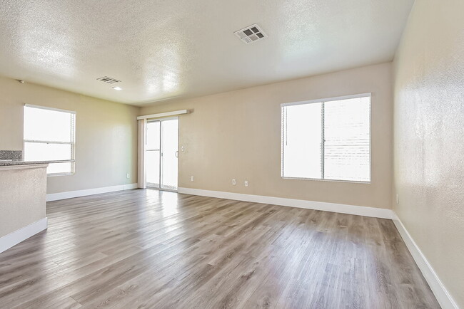 Building Photo - 1820 Loida Ct