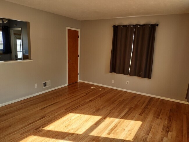 Foto del edificio - 8902 Westridge Dr