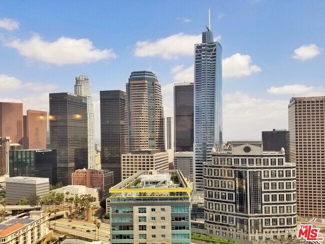 Building Photo - 1100 Wilshire Blvd