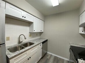 Building Photo - 1309 Old Hammond Chase