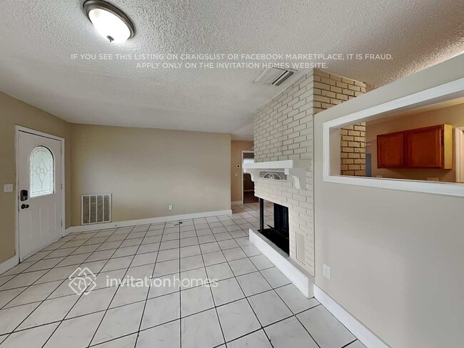 Building Photo - 1856 Greenhill Dr