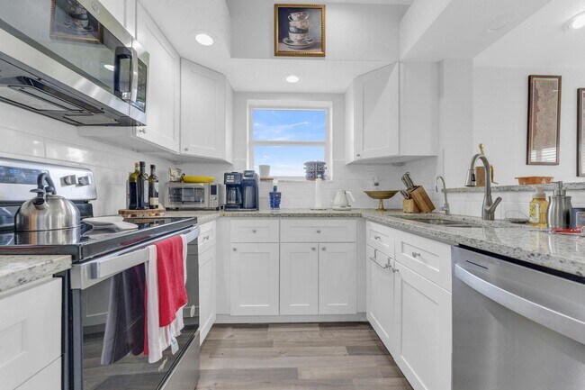 Building Photo - 11120 Sangria Ct