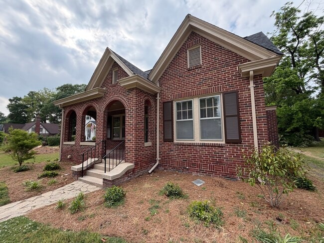 Building Photo - 304 Atlantic Christian Col Dr W