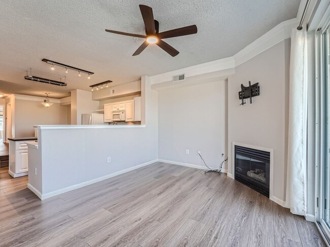 Building Photo - Charming Townhome with Mountain Views and an Ideal Location Between Denver and Boulder