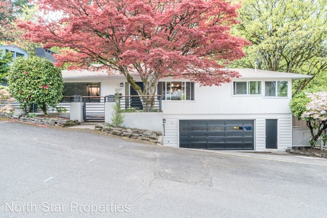 Primary Photo - 4 br, 3 bath House - 2727 SW Patton Ct.