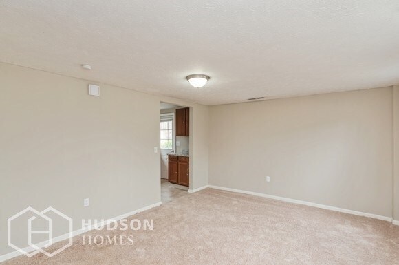 Foto del edificio - 7038 Lake Rd