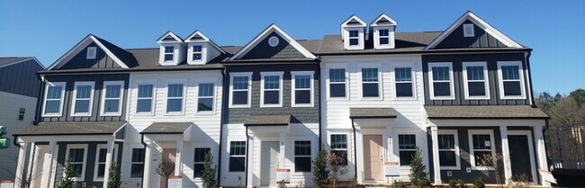 Building Photo - Beautiful Modern 2-Bedroom Townhome -AVAILABLE AUGUST 2026