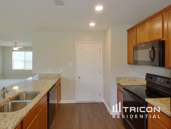 Building Photo - 3412 Vedette Ln