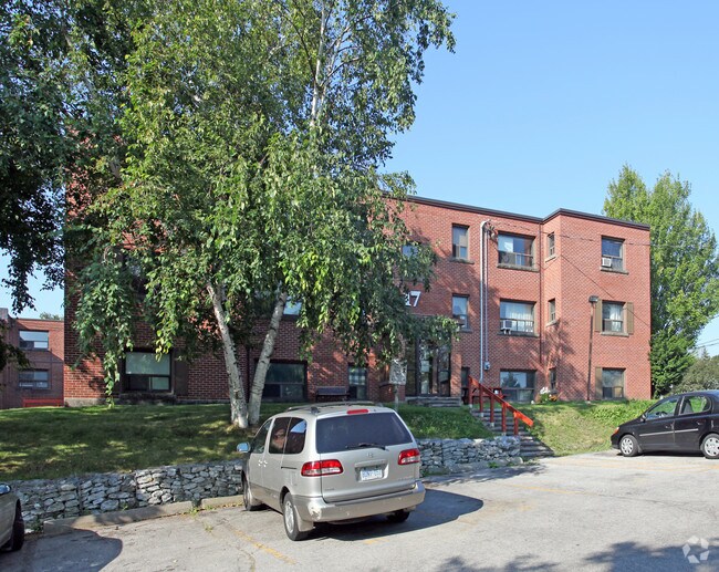 Photo du bâtiment - Cliffside Court