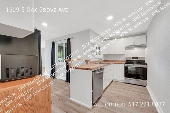 Building Photo - 1509 S Oak Grove Ave