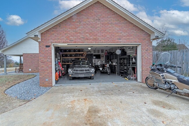 Building Photo - Welcome Home!