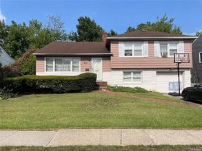 Building Photo - 570 Church Ave