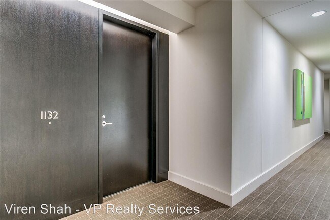 Foto del edificio - 1 br, 1 bath House - 2408 Victory Park lan...