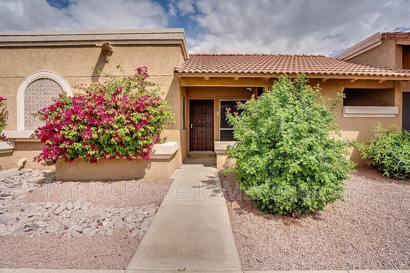 Primary Photo - 20420 N 6th Dr