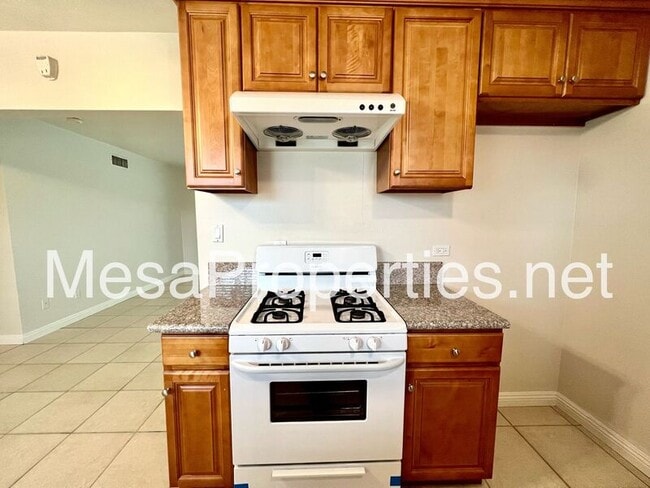 Building Photo - 557 Highlander Dr