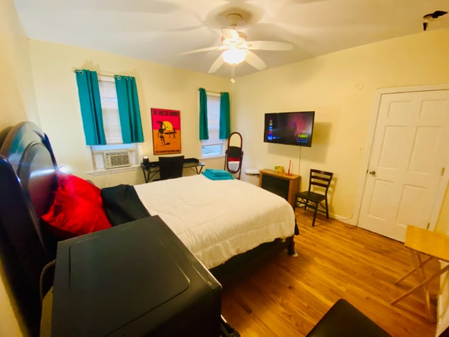 Building Photo - 20 Vineyard Ave