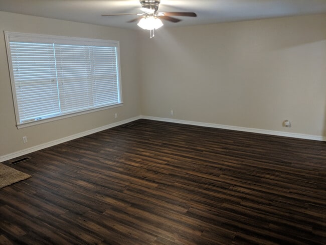 Building Photo - Your Next Home Here!