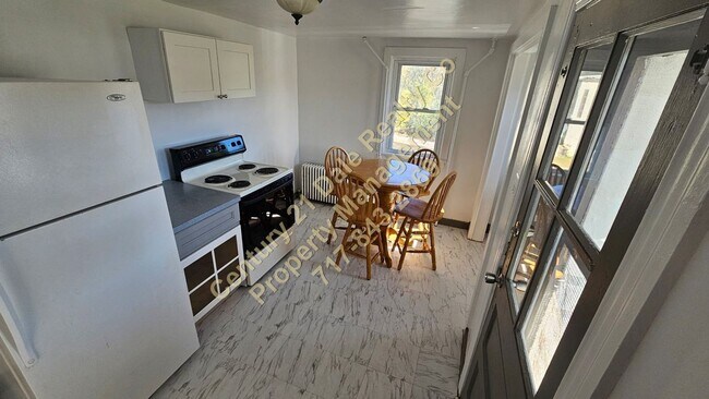 Foto del edificio - Beautiful 2 Semi Detached Home in Dallastown School District