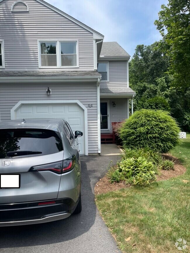 Friars Green Apartments for Rent Cumberland, RI 1 Rentals