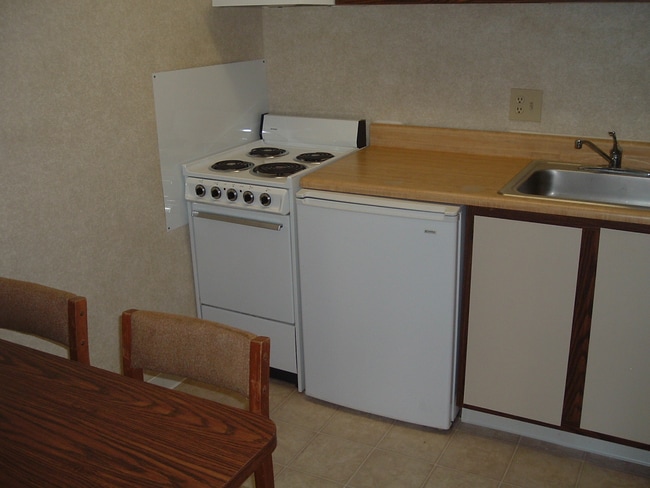 DSCF1701.jpg - 2700 University Court