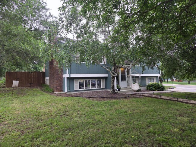 Foto del edificio - 609 Wheatland Dr