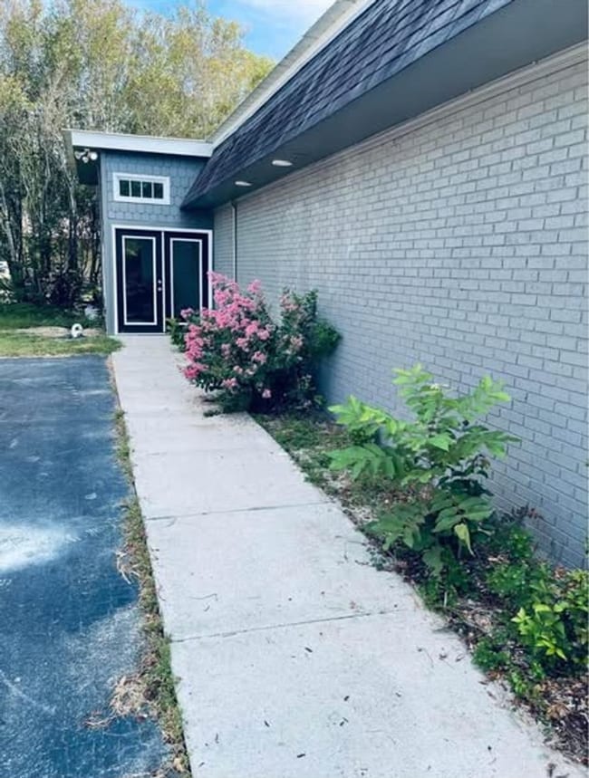 Building Photo - 1802 Teston Ln