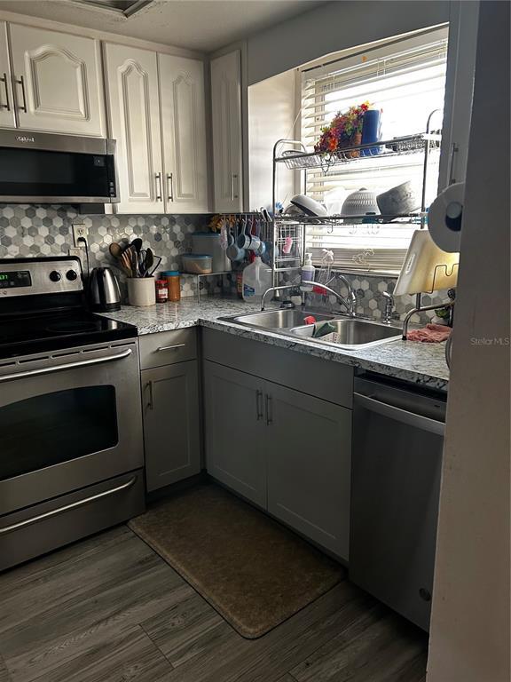 Foto del edificio - 5059 Live Oak Cir