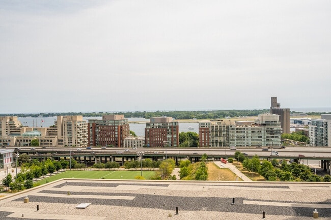 Building Photo - 62 Fort York Blvd