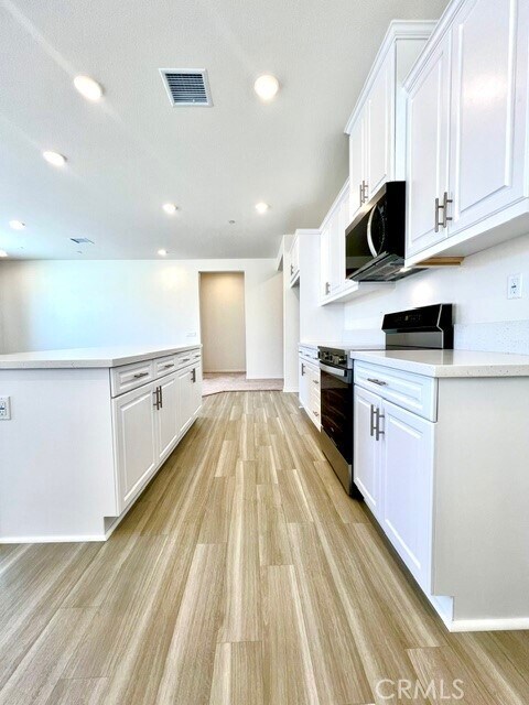 Building Photo - 9698 Babaco St
