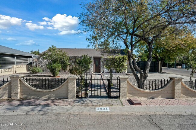Foto del edificio - 2601 N 51st St