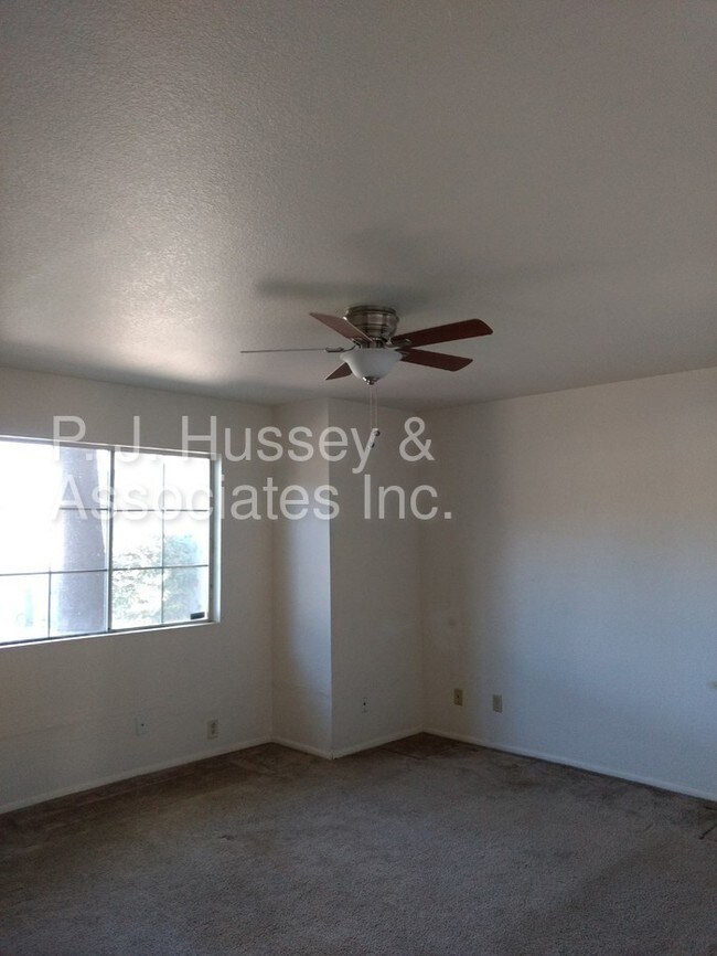 Building Photo - 4159 E Wayland Rd