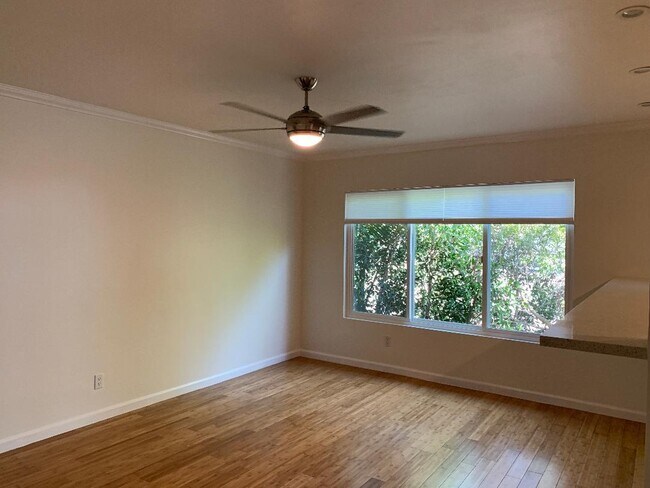 Building Photo - 3913 Beethoven St