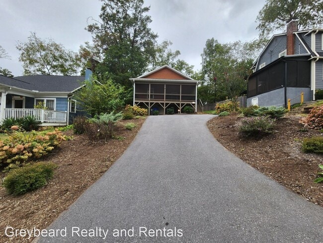 Building Photo - 3 br, 2 bath House - 166 Laurel Loop