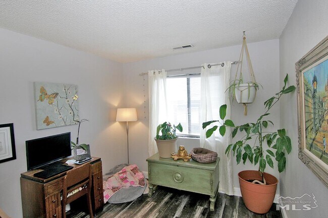 Foto del edificio - 4985 W 7th St