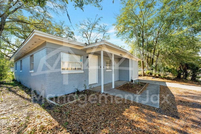 Photo - 1586 W 36th St House