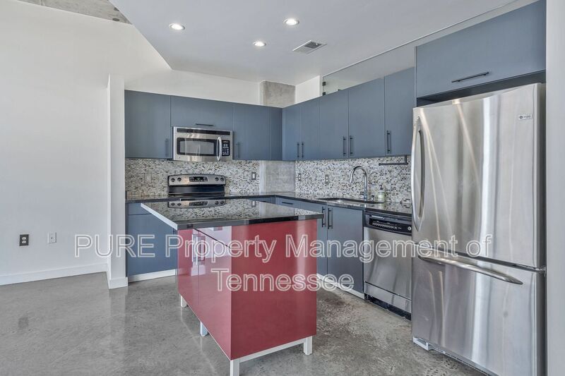 Primary Photo - 1154 Division St