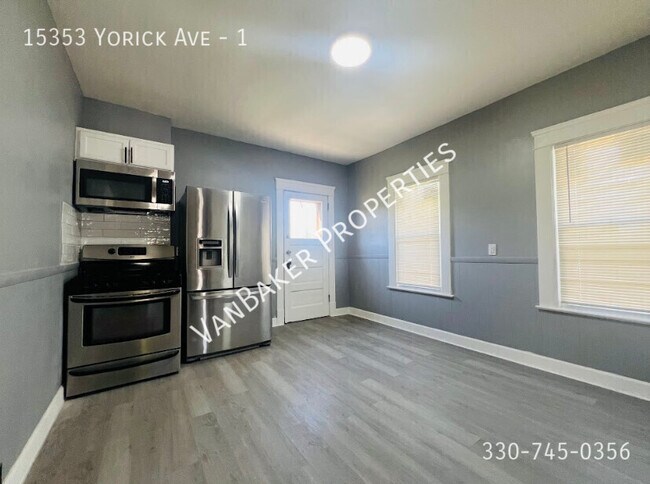 Building Photo - 15353 Yorick Ave