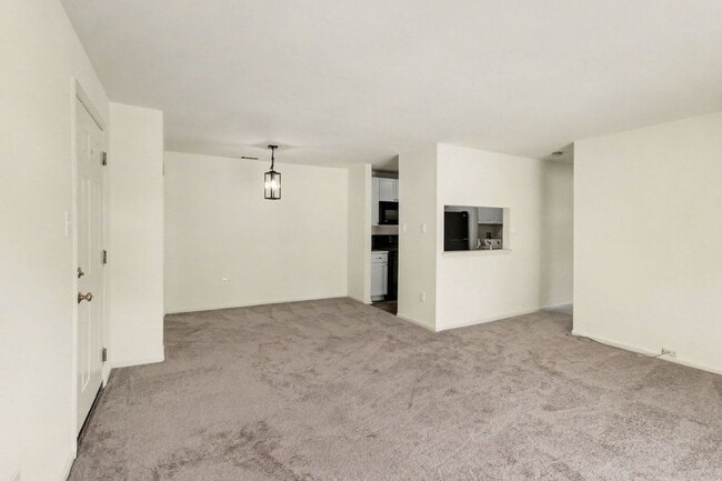 Foto del edificio - 902 Dogwood Ct