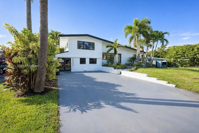 Building Photo - 2413 Nassau Ln