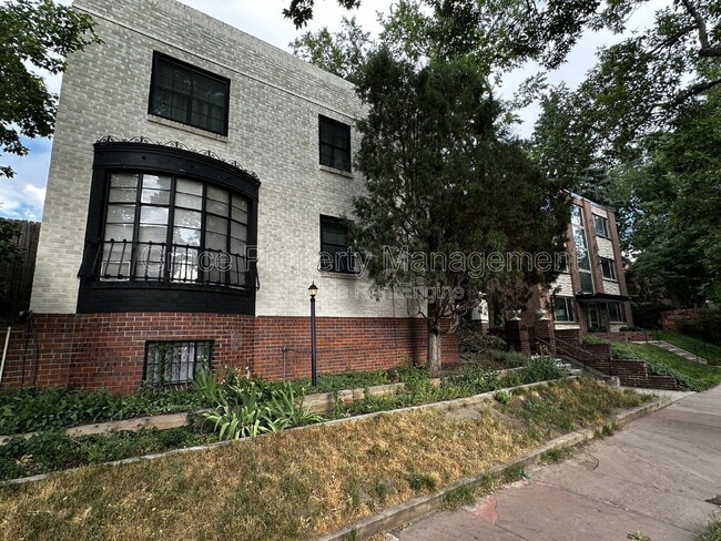 Photo - 1050 Logan St Townhome