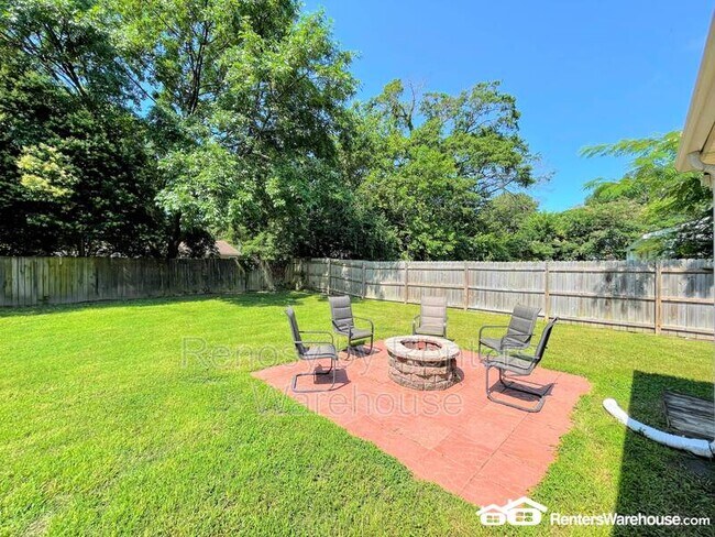 Foto del edificio - 3308 Hornsea Rd