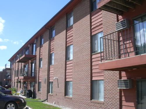 Building Photo - Britannia Village